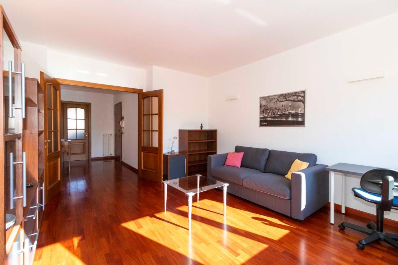 Cozy&spacious Apt 2 Min Walk From The Tram Stop! Turin