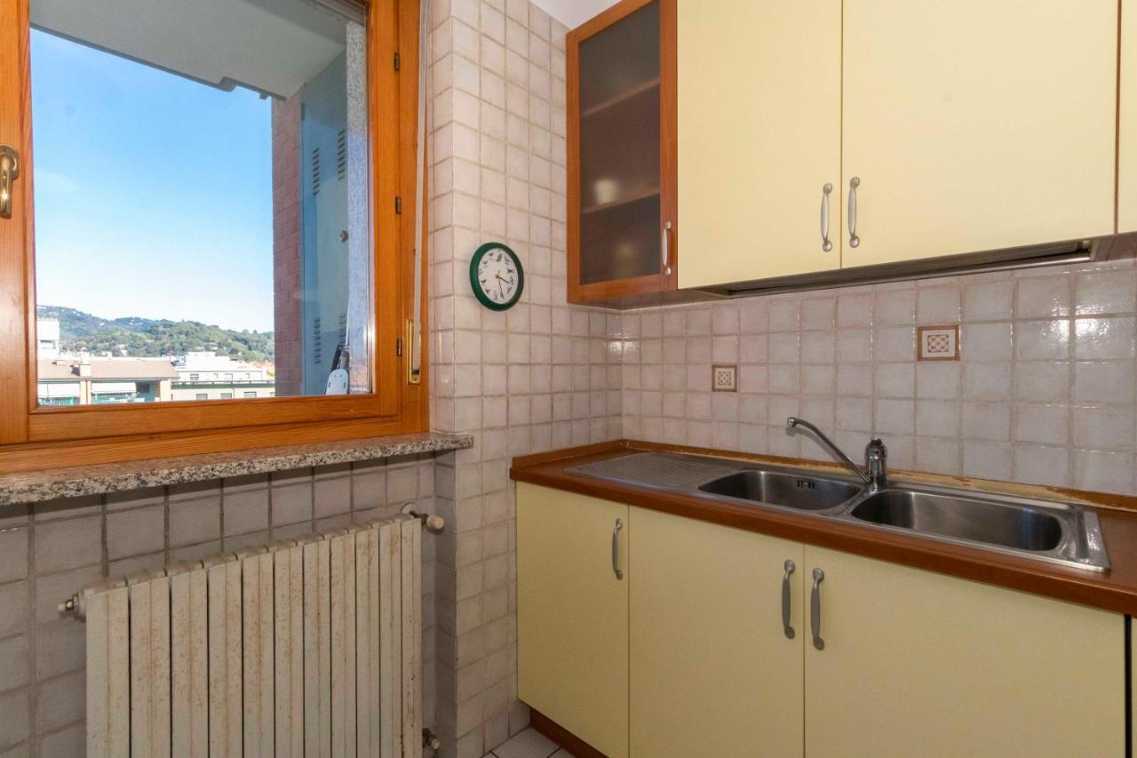 Apartment Cozy&spacious Apt 2 Min Walk From The Tram Stop!
