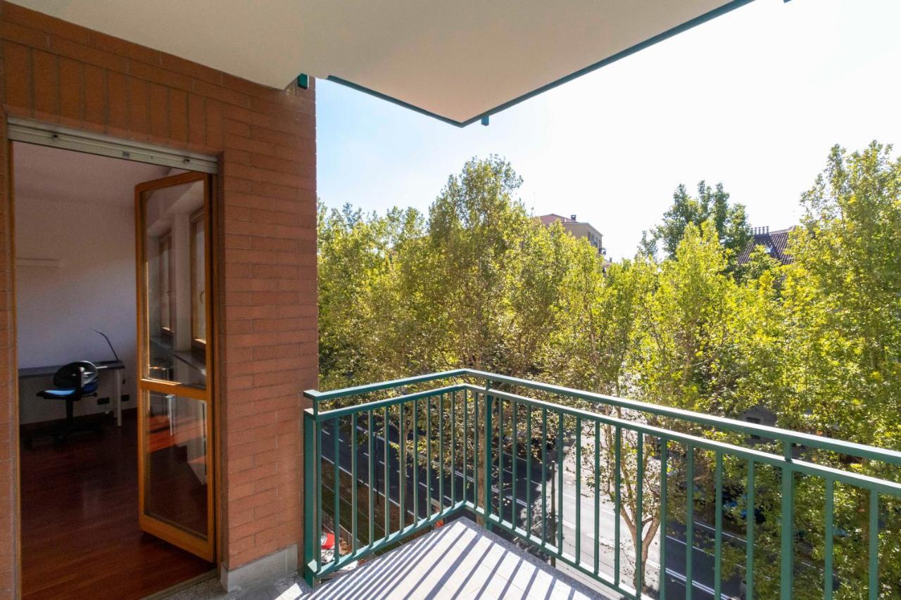 Cozy&spacious Apt 2 Min Walk From The Tram Stop! *