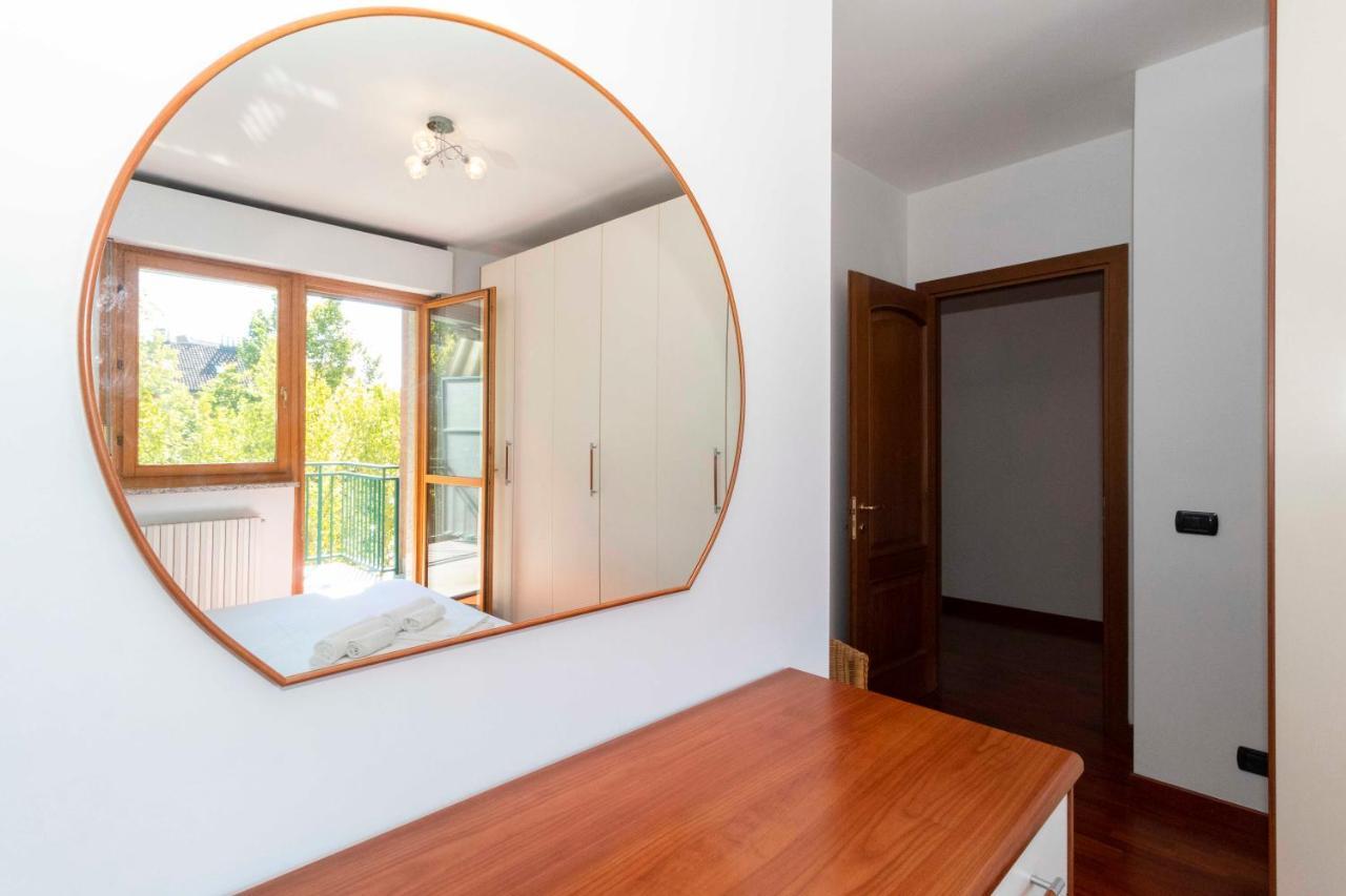 Apartment Cozy&spacious Apt 2 Min Walk From The Tram Stop!