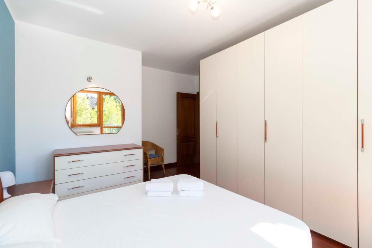 Apartment Cozy&spacious Apt 2 Min Walk From The Tram Stop!